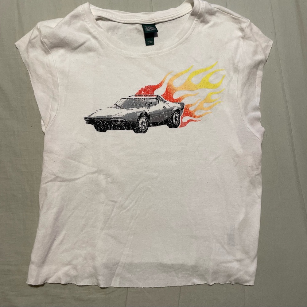 ⚡️CLEAROUT⚡️ Wild Fable White Tee with Car and Flame Graphic